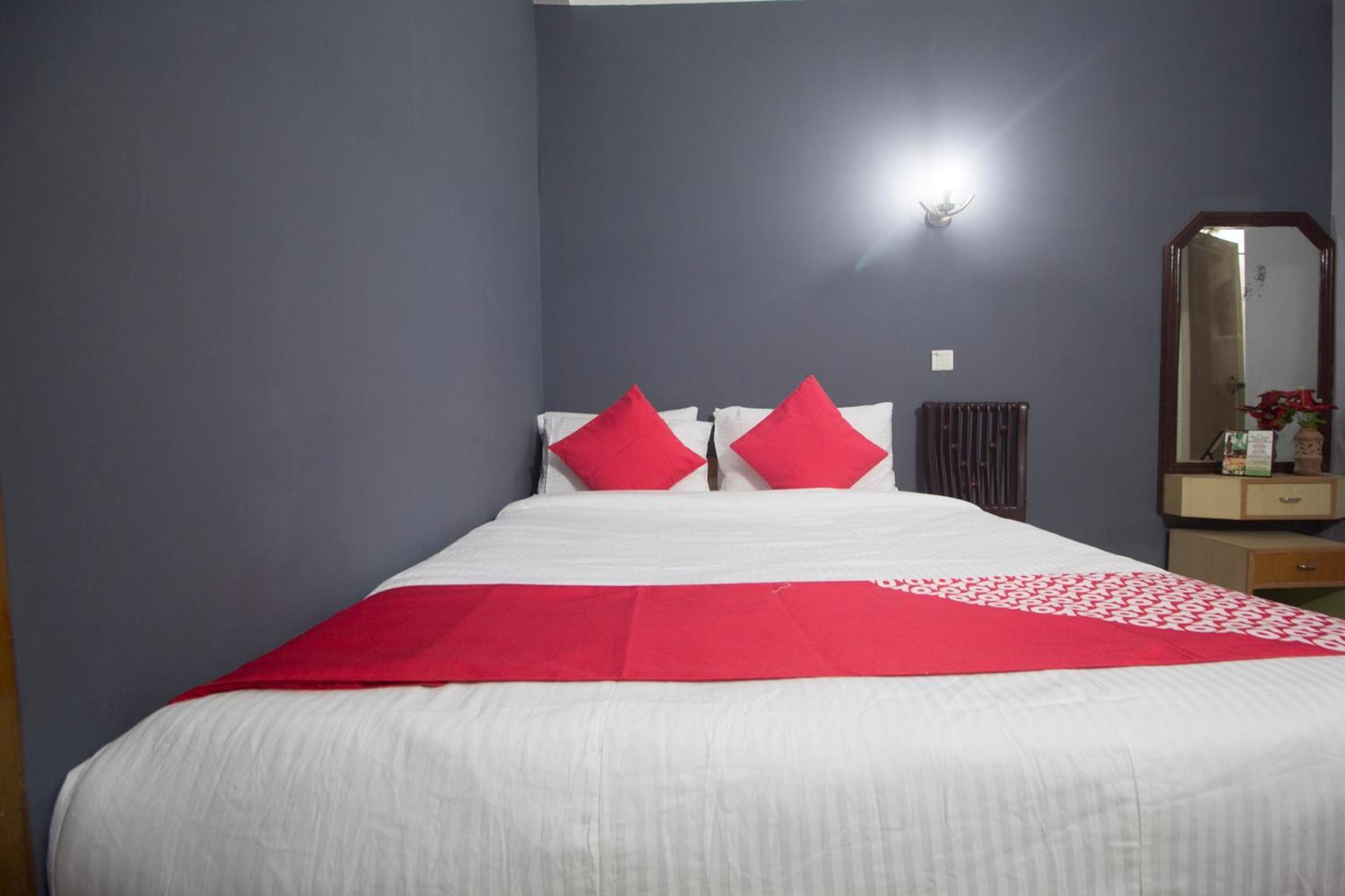 OYO 16041 Hotel Golden Moments Siliguri Buitenkant foto